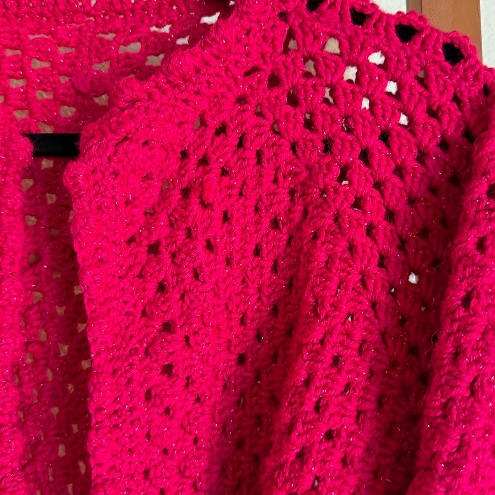 Hand knit crochet, fuchsia sparkle, short cardigan - Picture 5 of 10